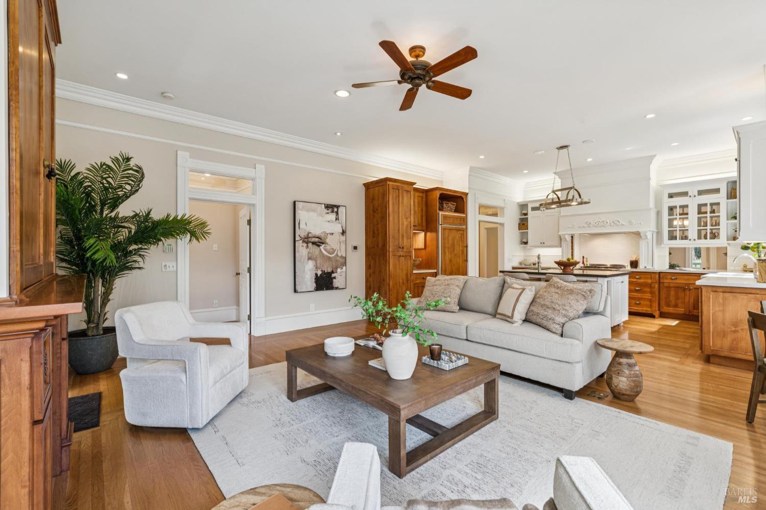 325 Fitch Street Healdsburg CA 95448