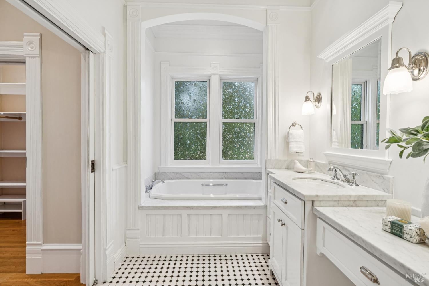 325 Fitch Street Healdsburg CA 95448