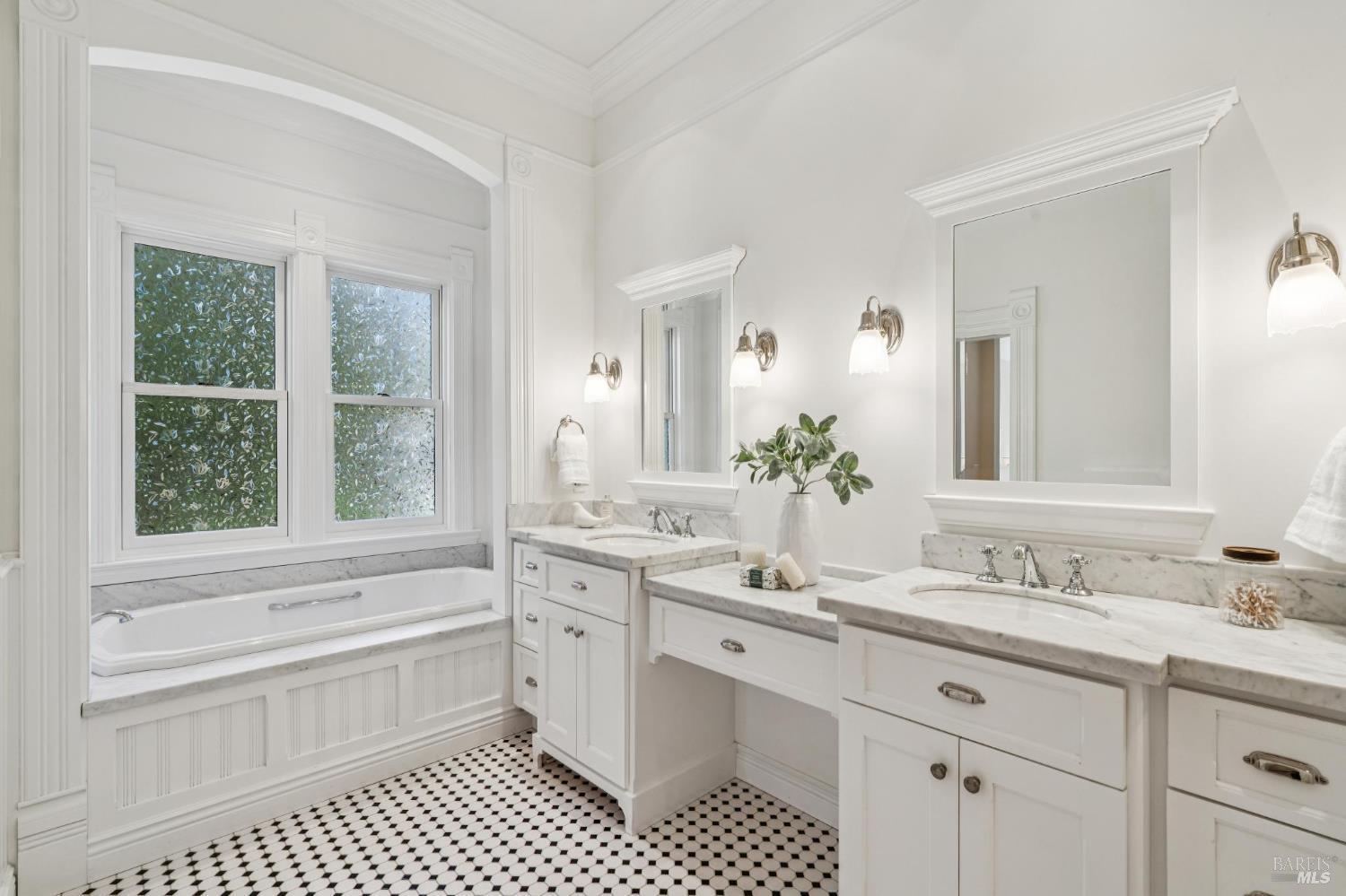 325 Fitch Street Healdsburg CA 95448
