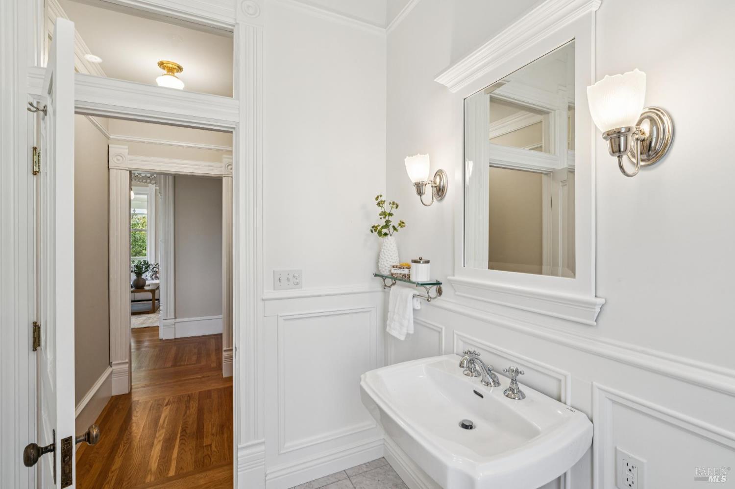325 Fitch Street Healdsburg CA 95448