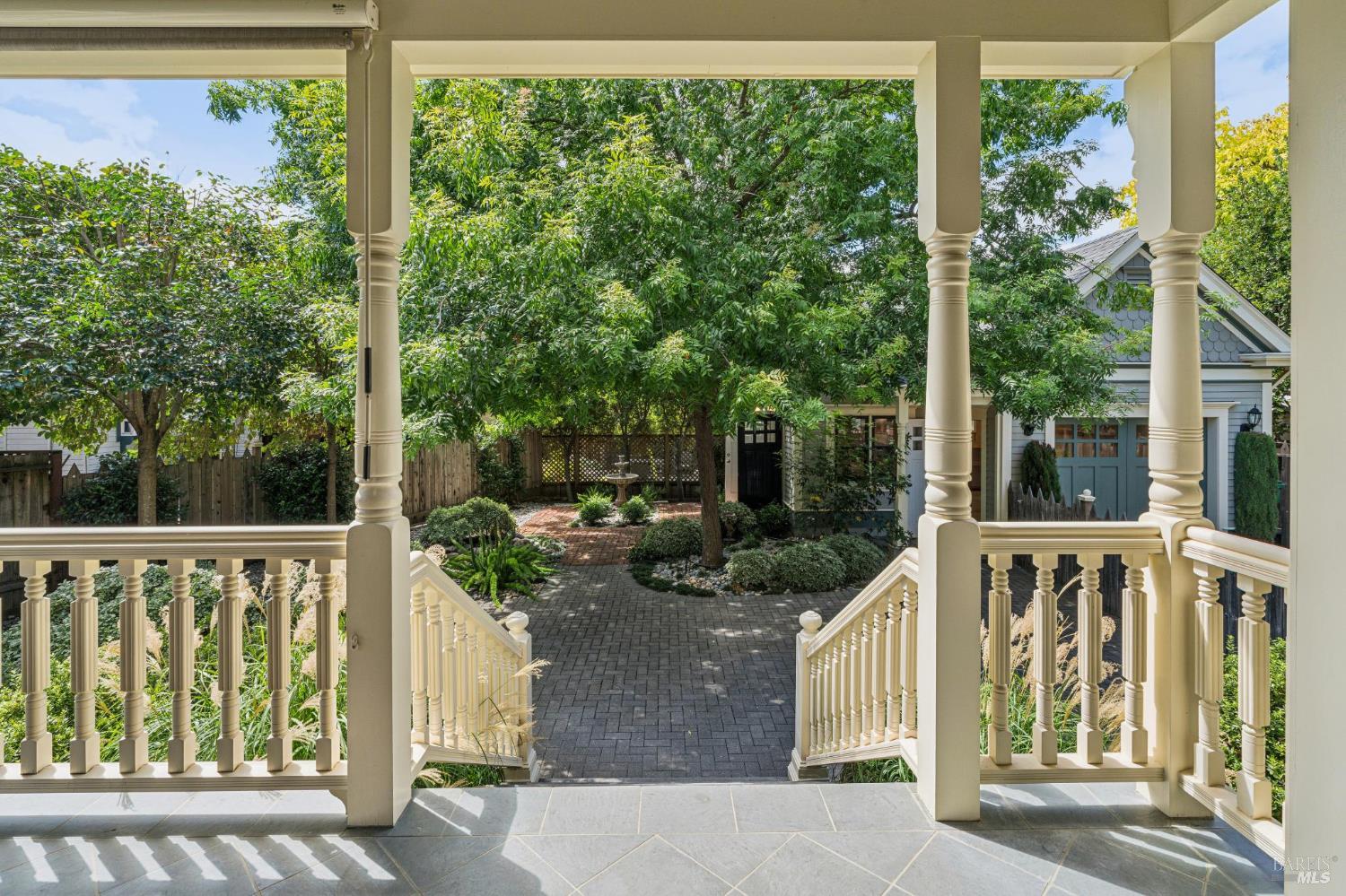 325 Fitch Street Healdsburg CA 95448