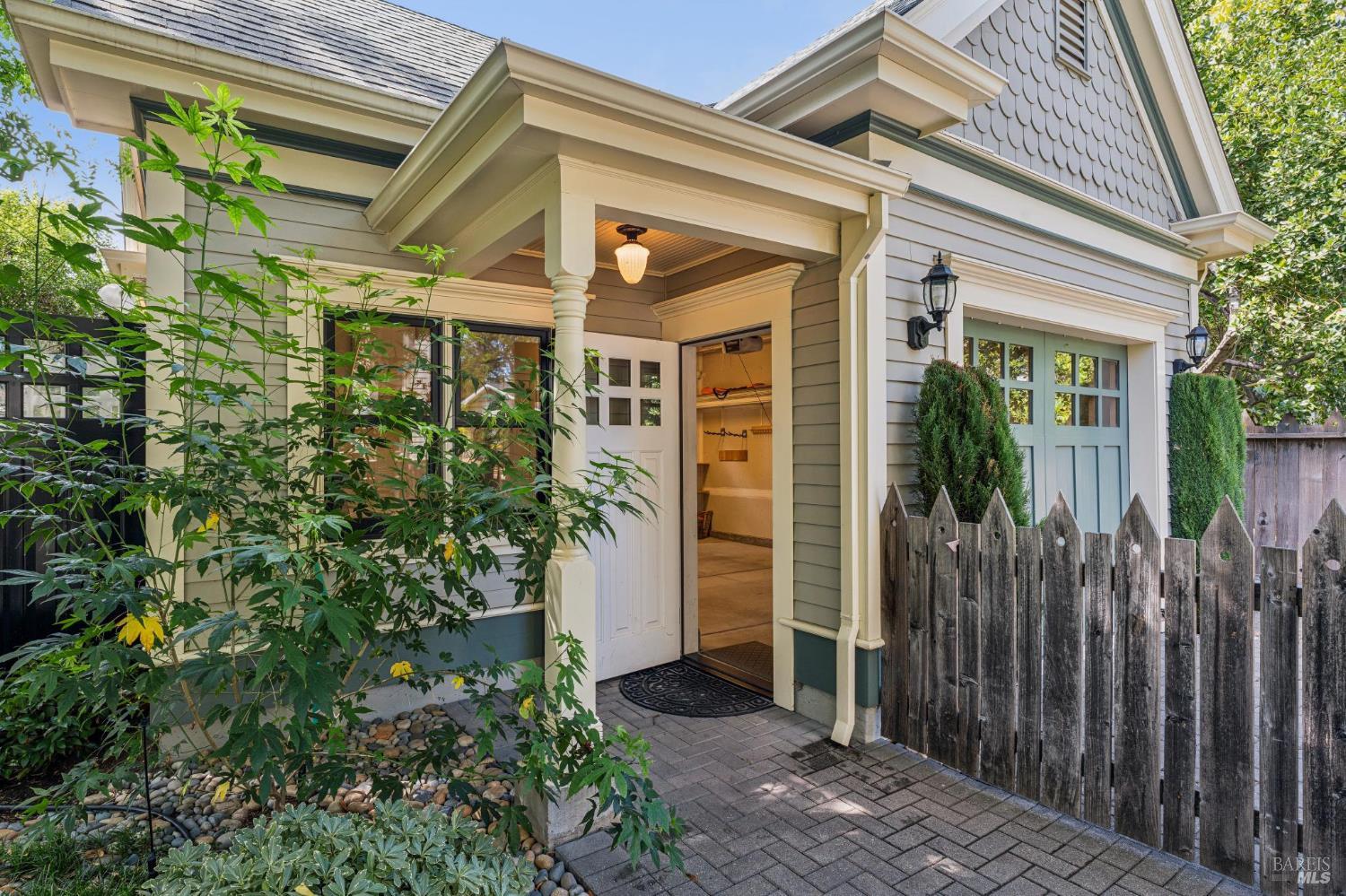 325 Fitch Street Healdsburg CA 95448
