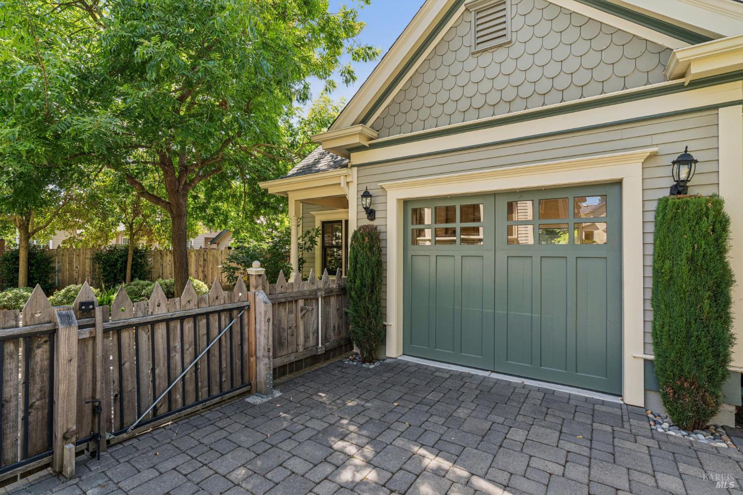 325 Fitch Street Healdsburg CA 95448