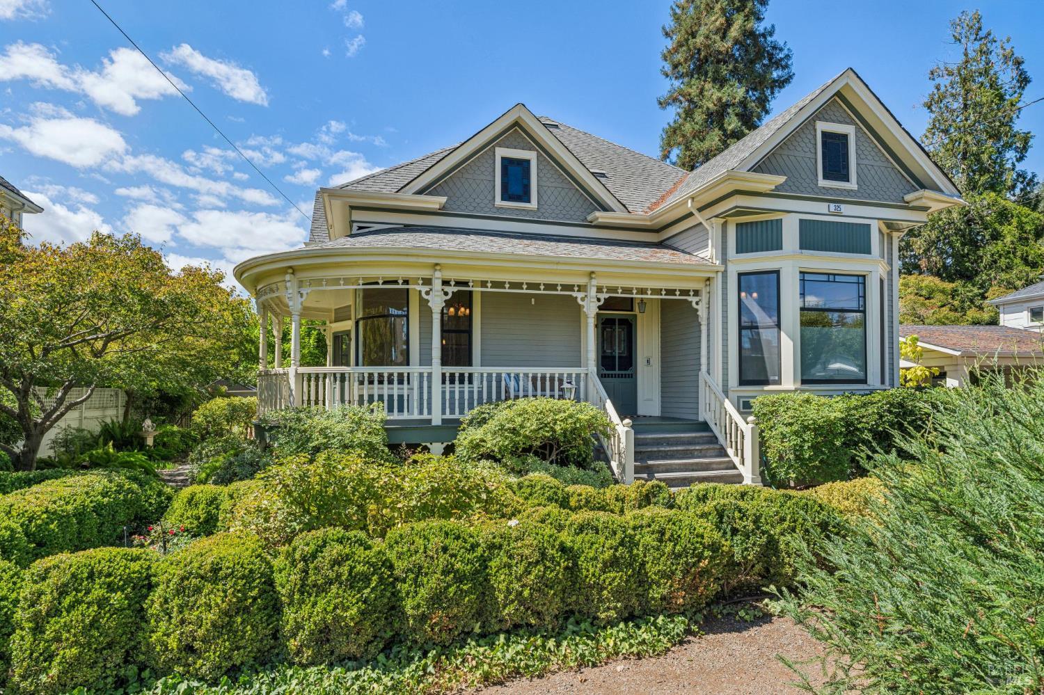 325 Fitch Street Healdsburg CA 95448