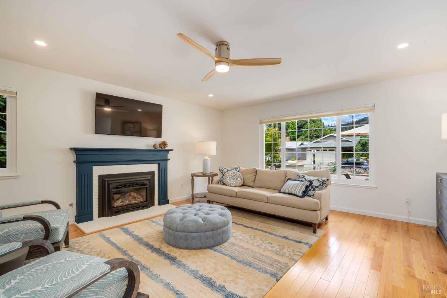 7000 Oak Leaf Drive Santa Rosa CA 95409
