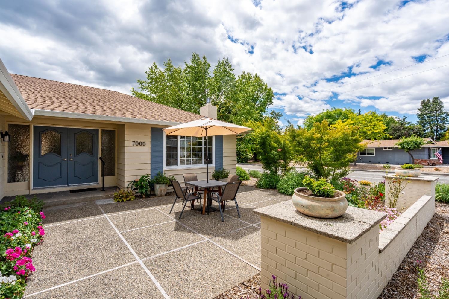 7000 Oak Leaf Drive Santa Rosa CA 95409