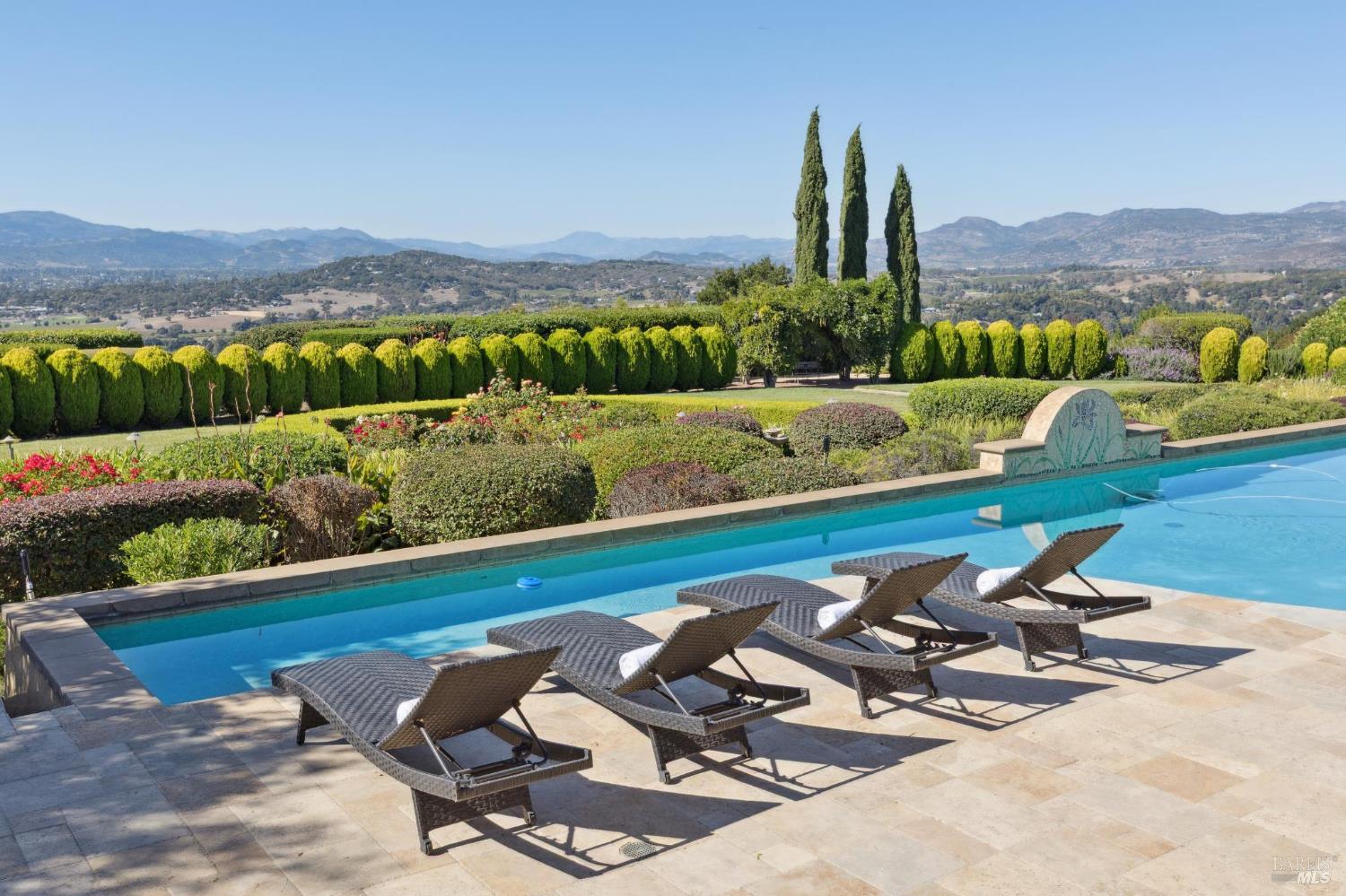 215 Kreuzer Lane Napa CA 94559