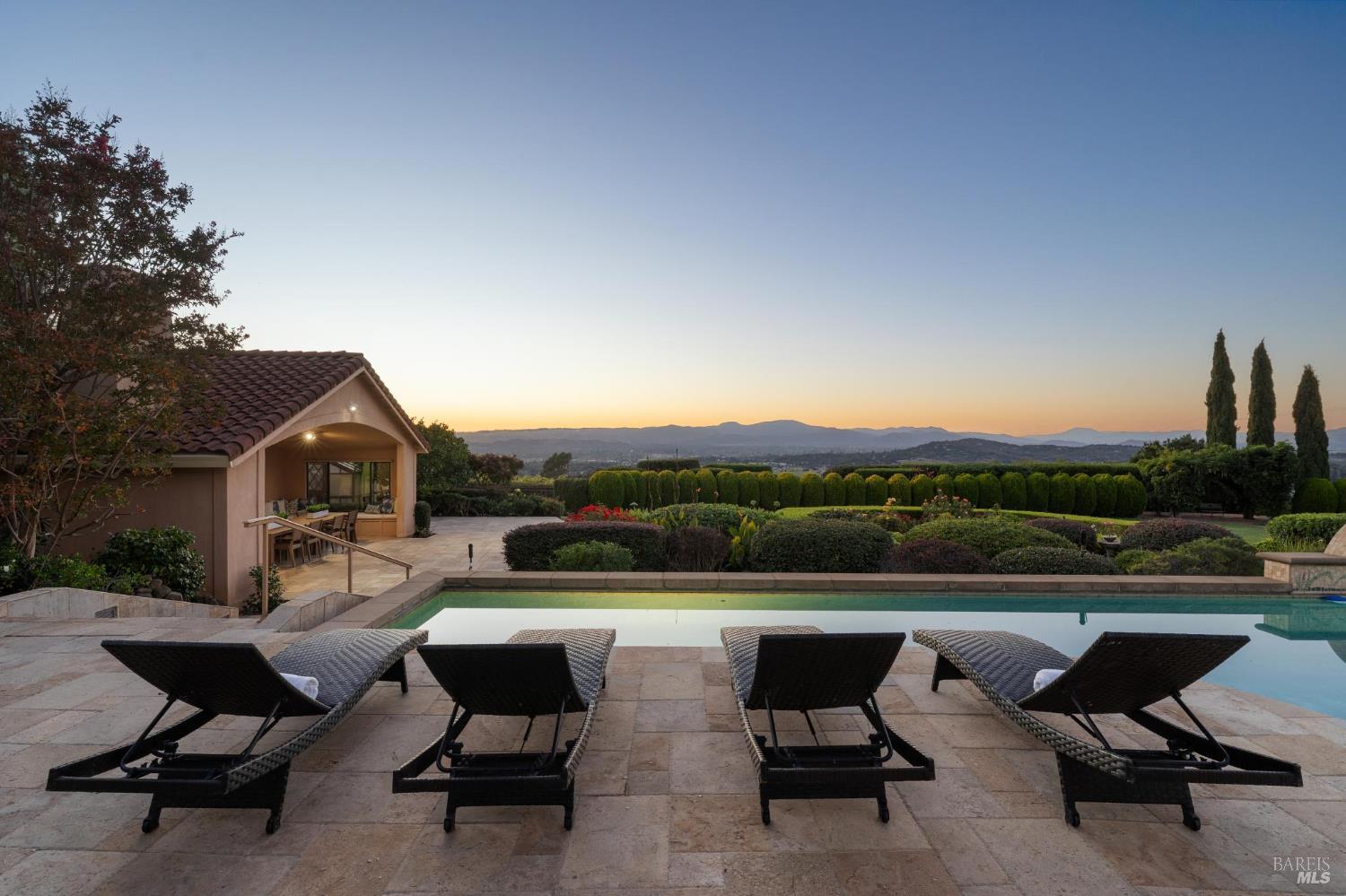 215 Kreuzer Lane Napa CA 94559