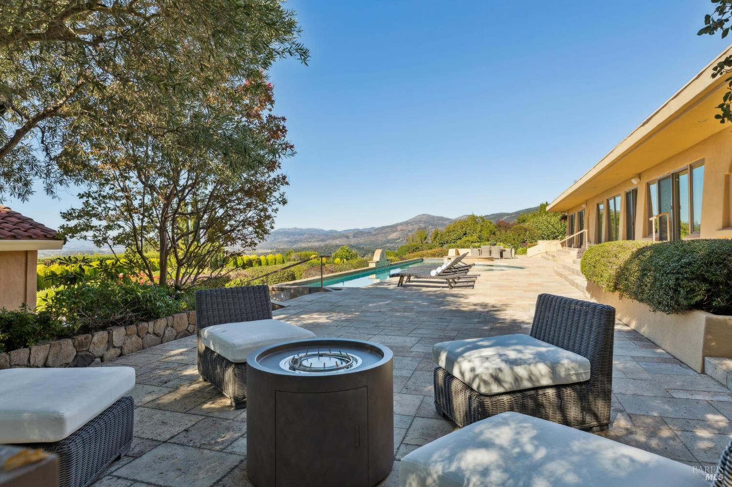 215 Kreuzer Lane Napa CA 94559