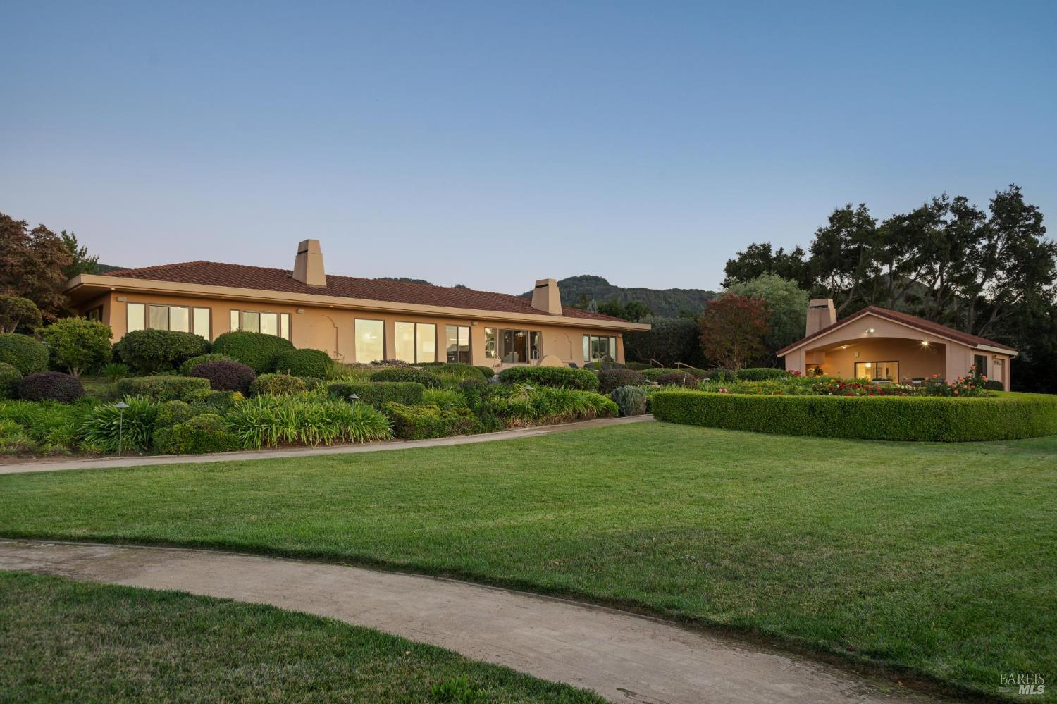 215 Kreuzer Lane Napa CA 94559