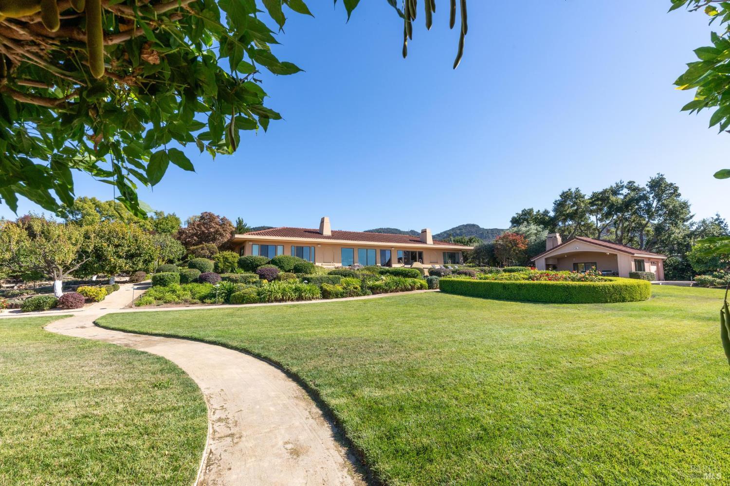215 Kreuzer Lane Napa CA 94559