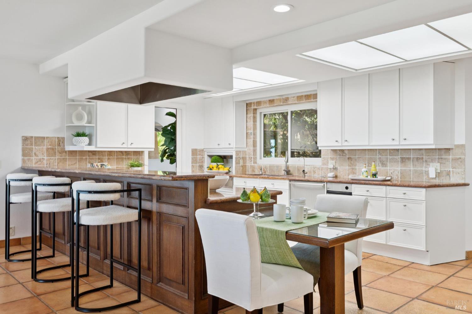 215 Kreuzer Lane Napa CA 94559