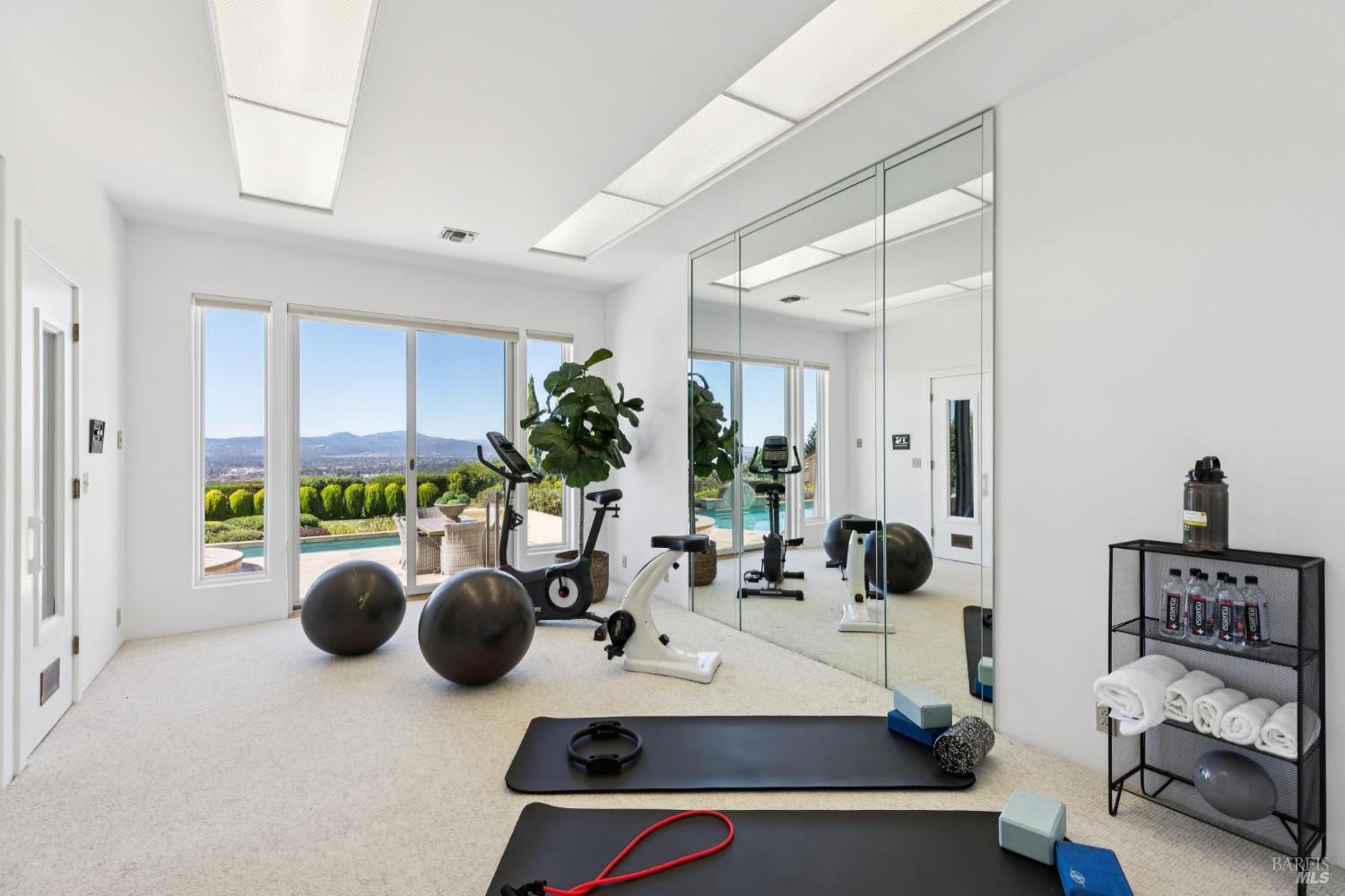 215 Kreuzer Lane Napa CA 94559