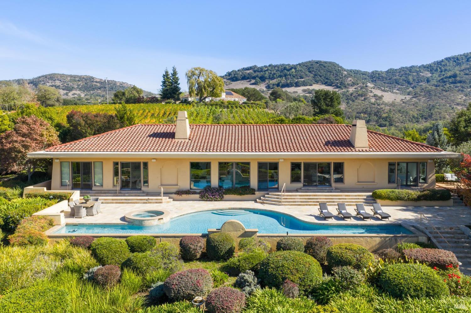215 Kreuzer Lane Napa CA 94559