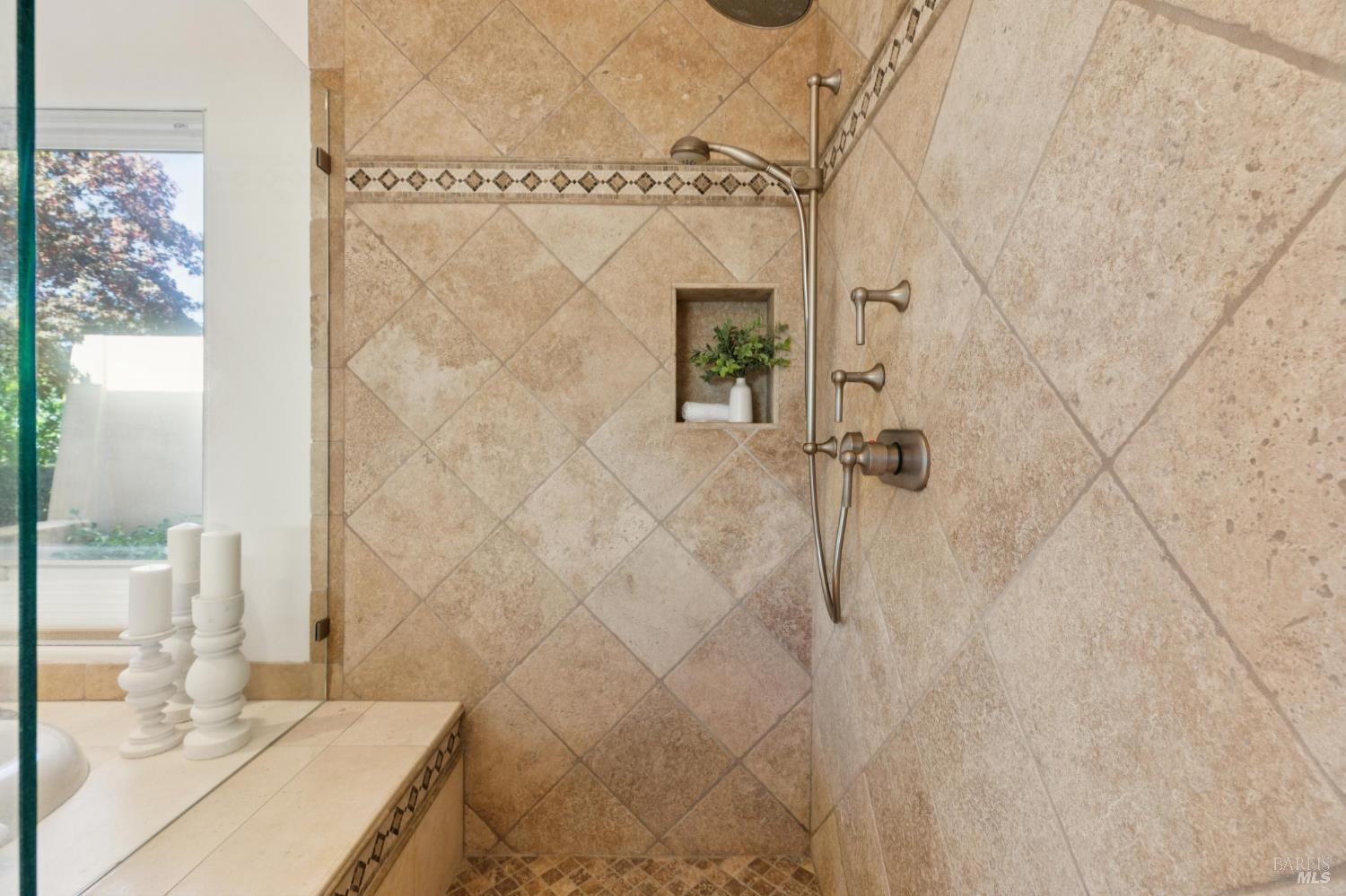 215 Kreuzer Lane Napa CA 94559