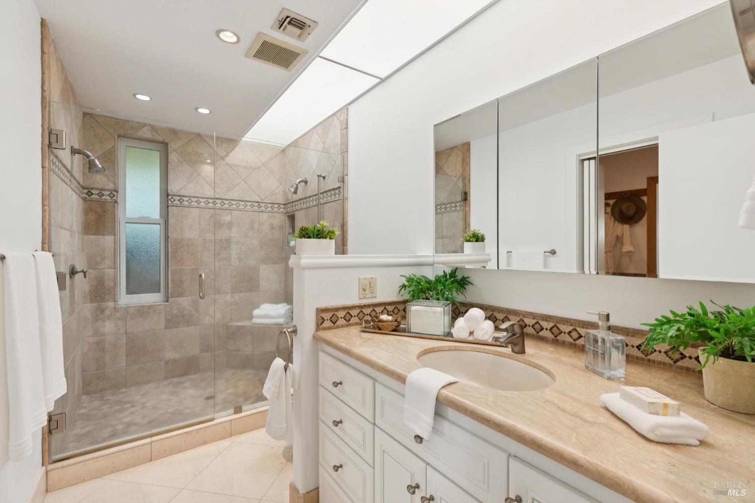 215 Kreuzer Lane Napa CA 94559