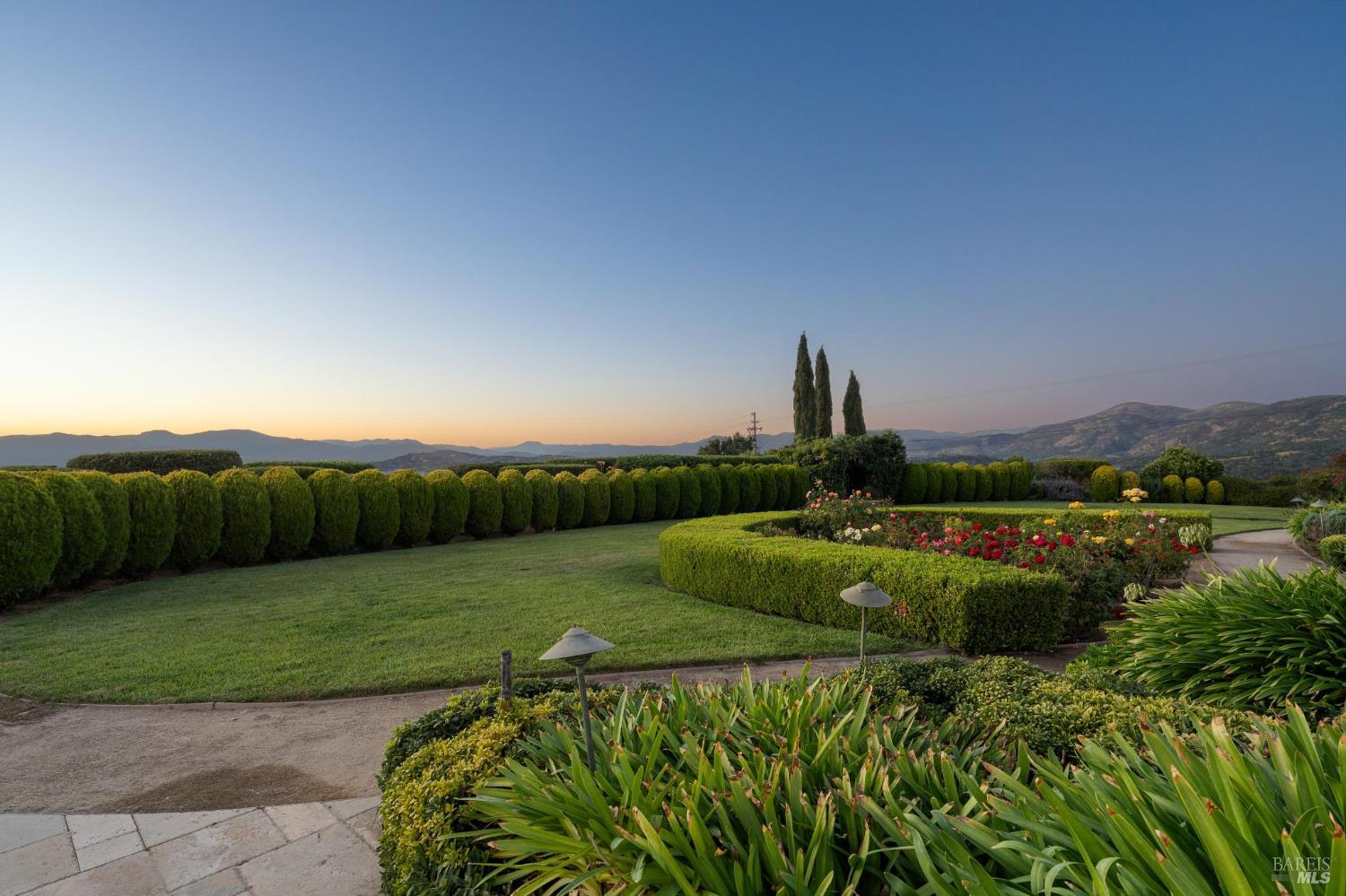 215 Kreuzer Lane Napa CA 94559