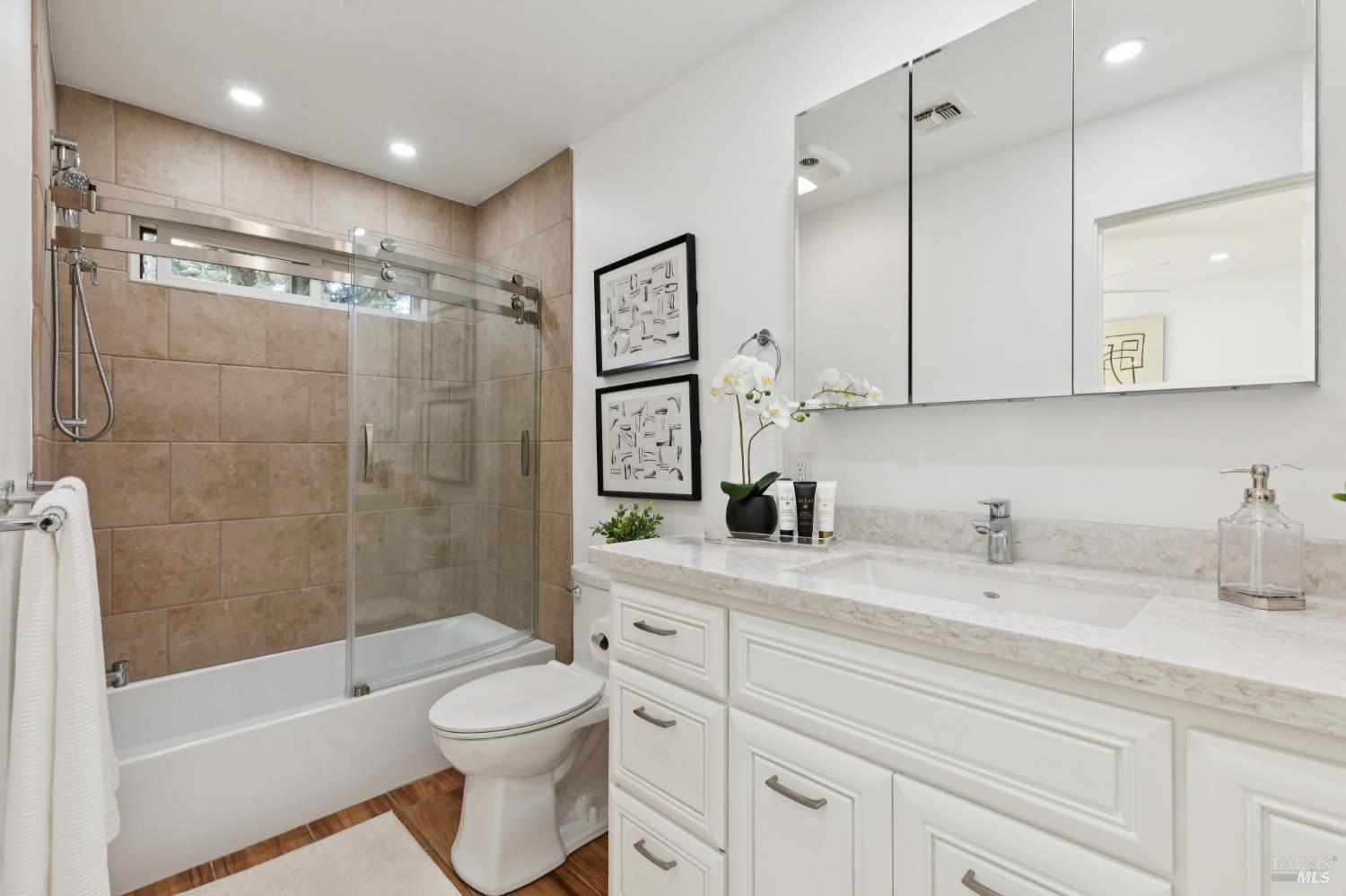 215 Kreuzer Lane Napa CA 94559