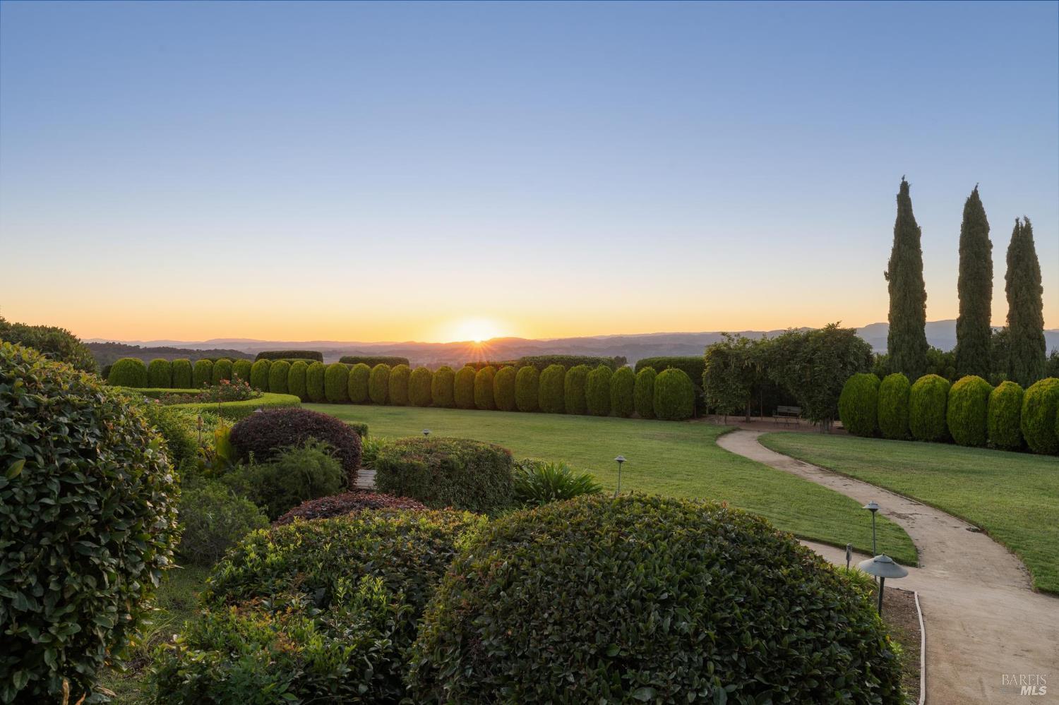215 Kreuzer Lane Napa CA 94559