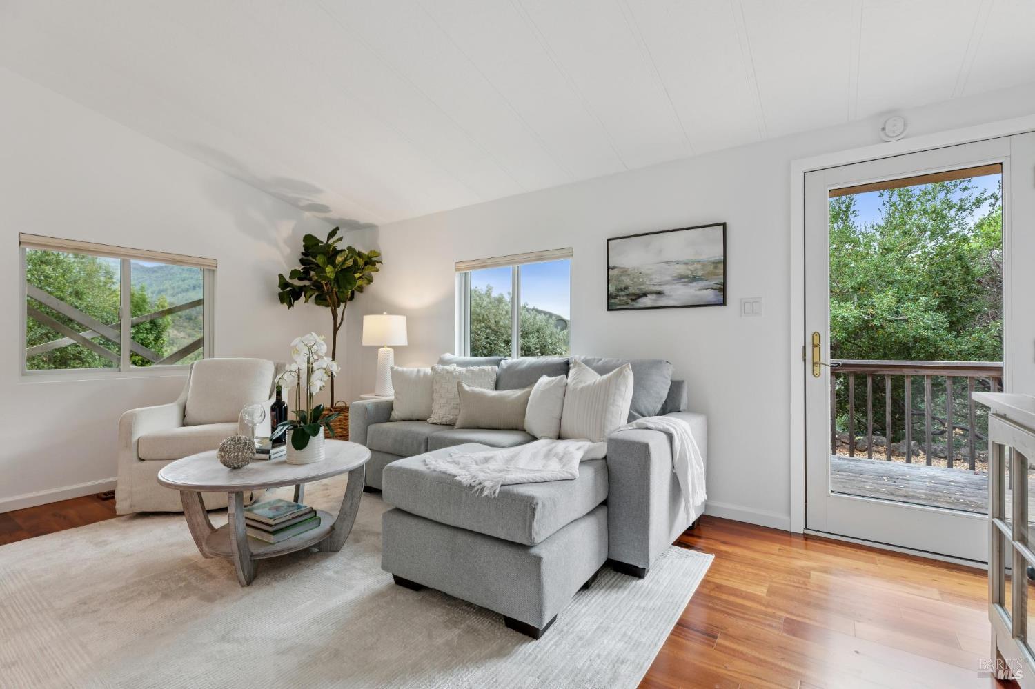 215 Kreuzer Lane Napa CA 94559