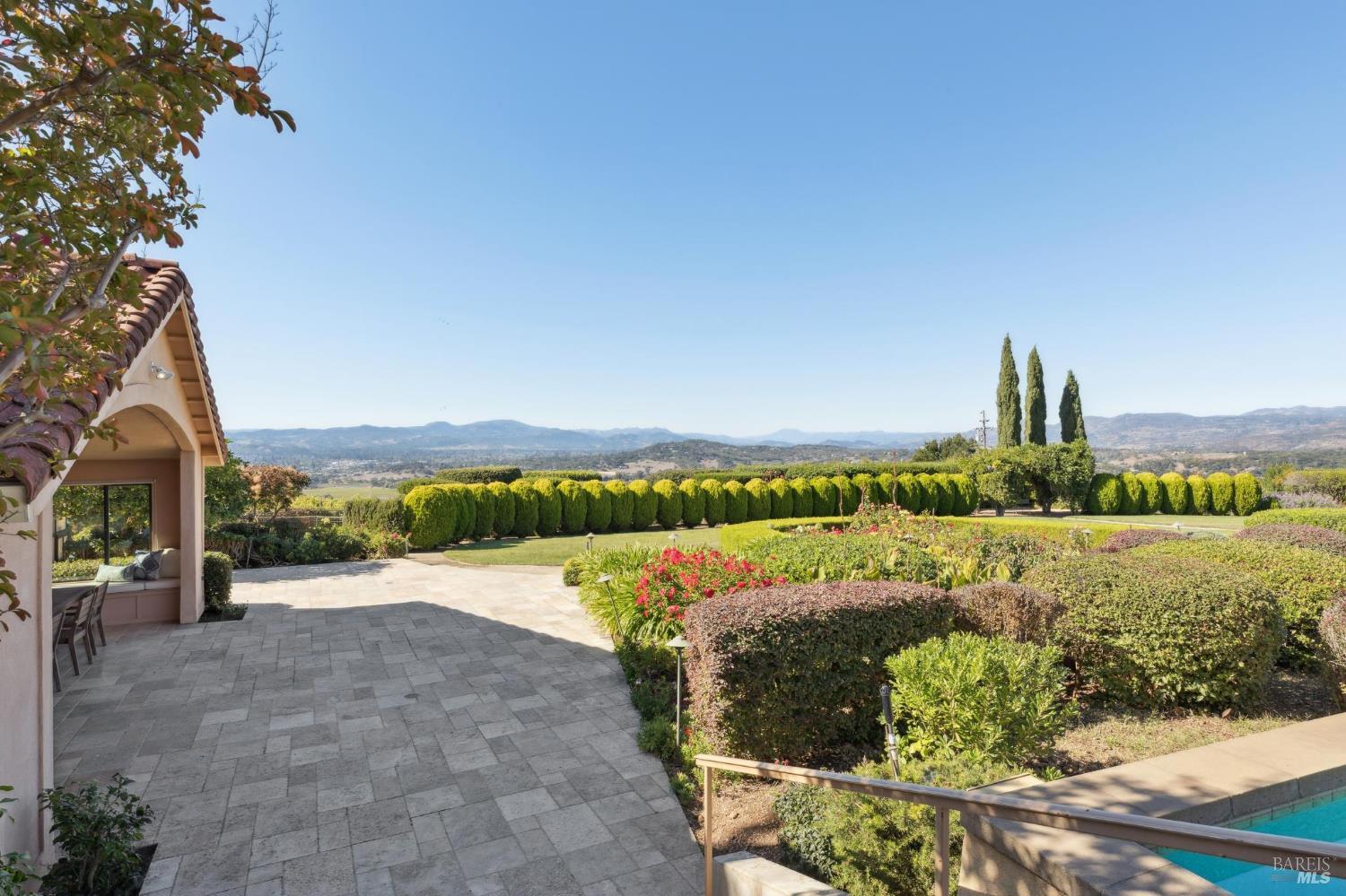 215 Kreuzer Lane Napa CA 94559