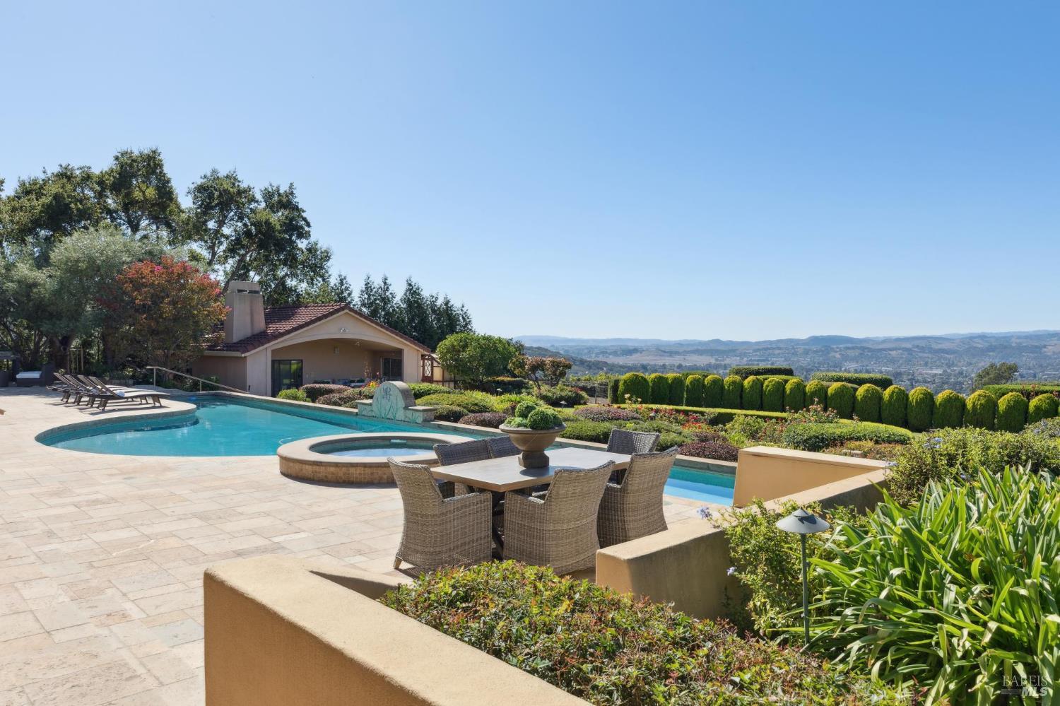 215 Kreuzer Lane Napa CA 94559
