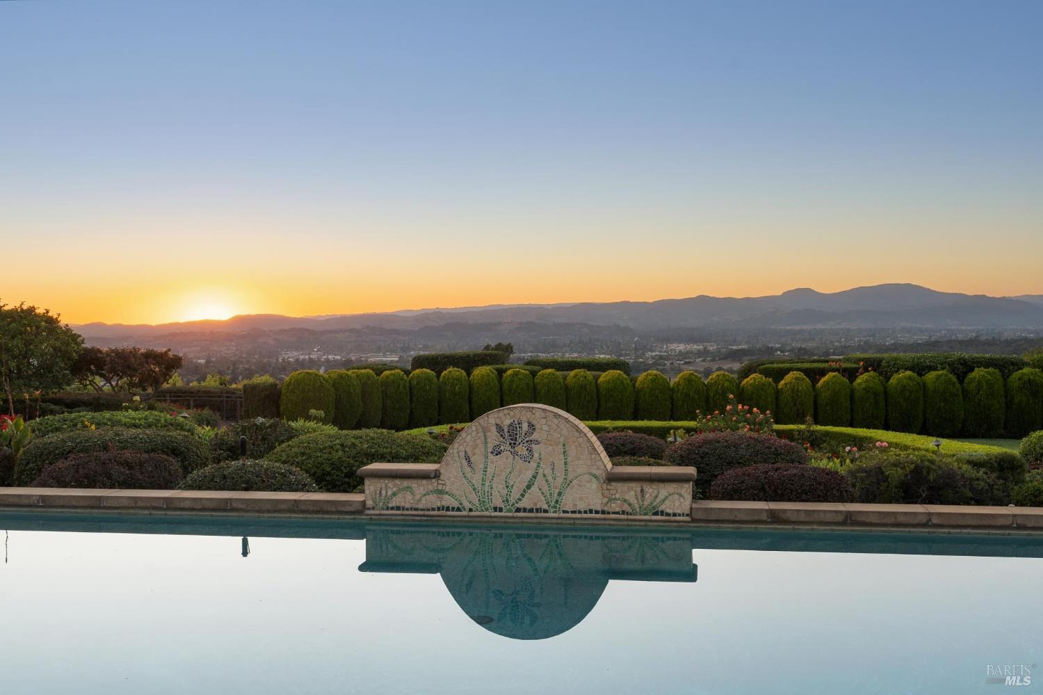 215 Kreuzer Lane Napa CA 94559