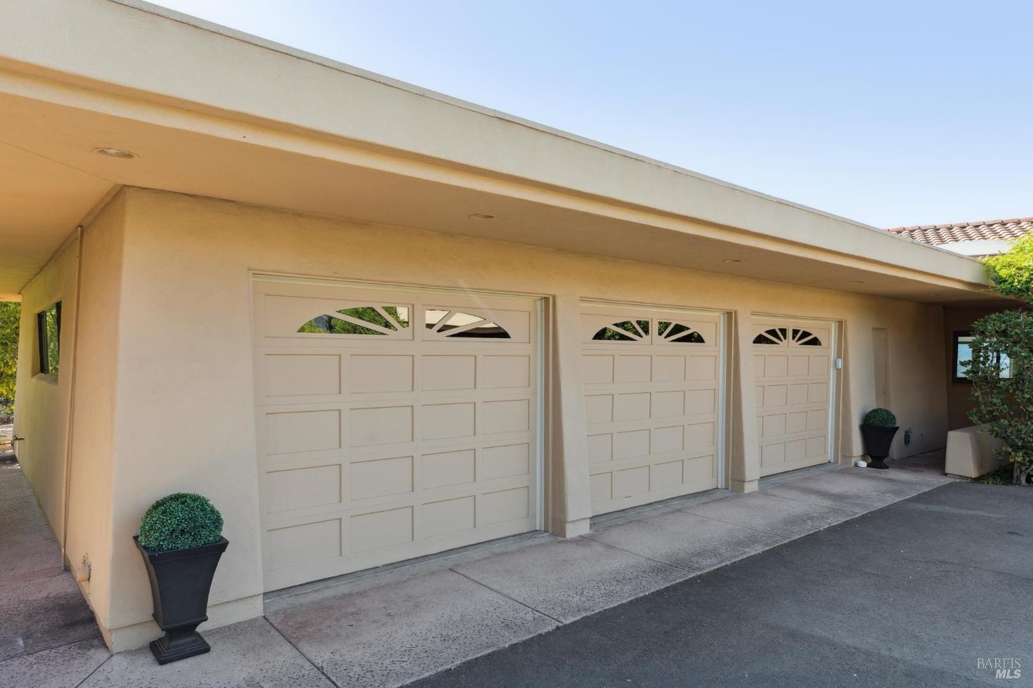 215 Kreuzer Lane Napa CA 94559