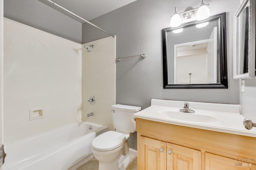 1182 Hartford Place Fairfield CA 94534