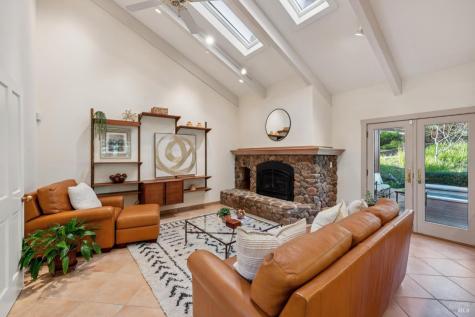 11 Badger Court Novato CA 94949