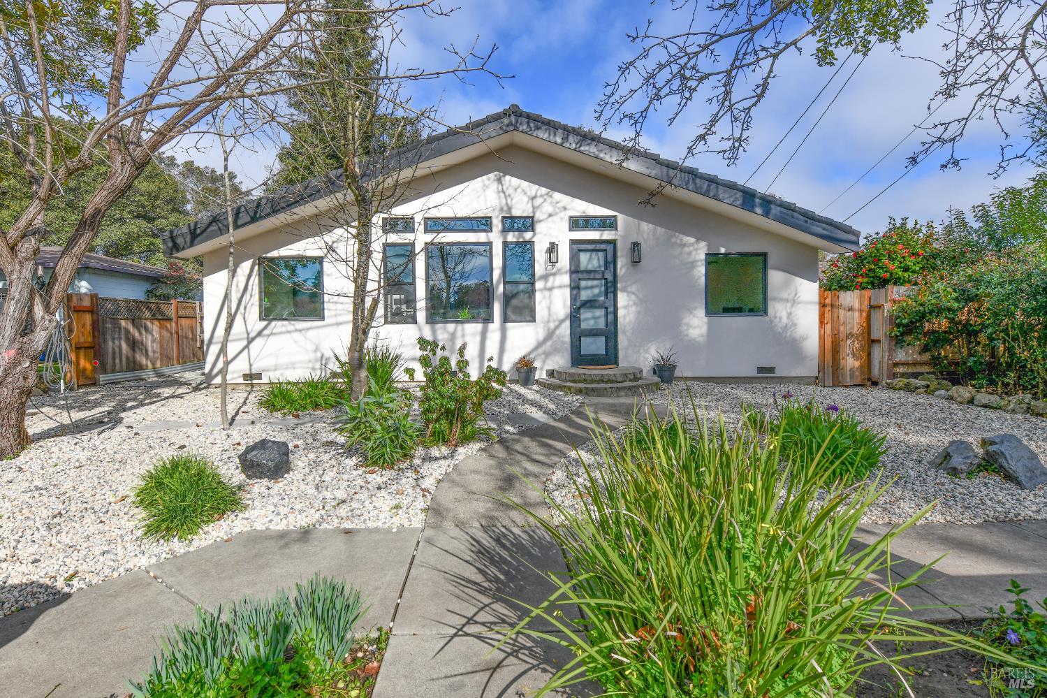 2470 W Pueblo Avenue Napa CA 94558