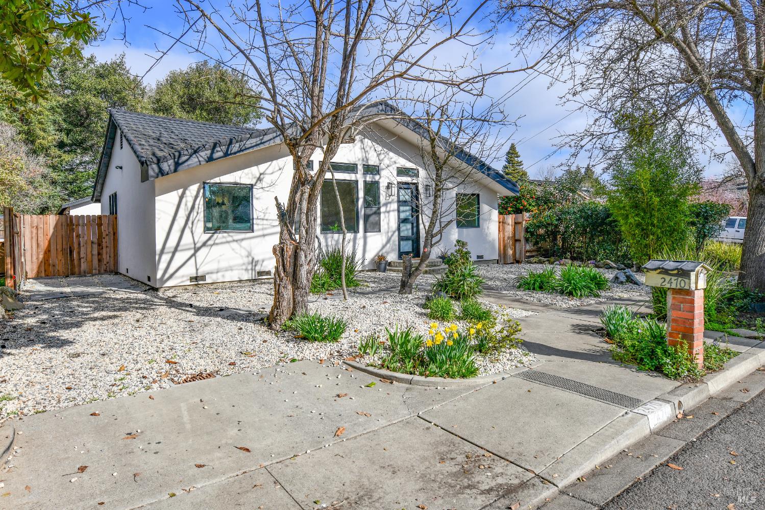 2470 W Pueblo Avenue Napa CA 94558