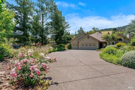 8280 Oakmont Drive Santa Rosa CA 95409