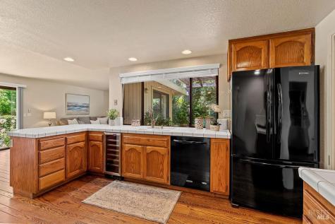 8280 Oakmont Drive Santa Rosa CA 95409