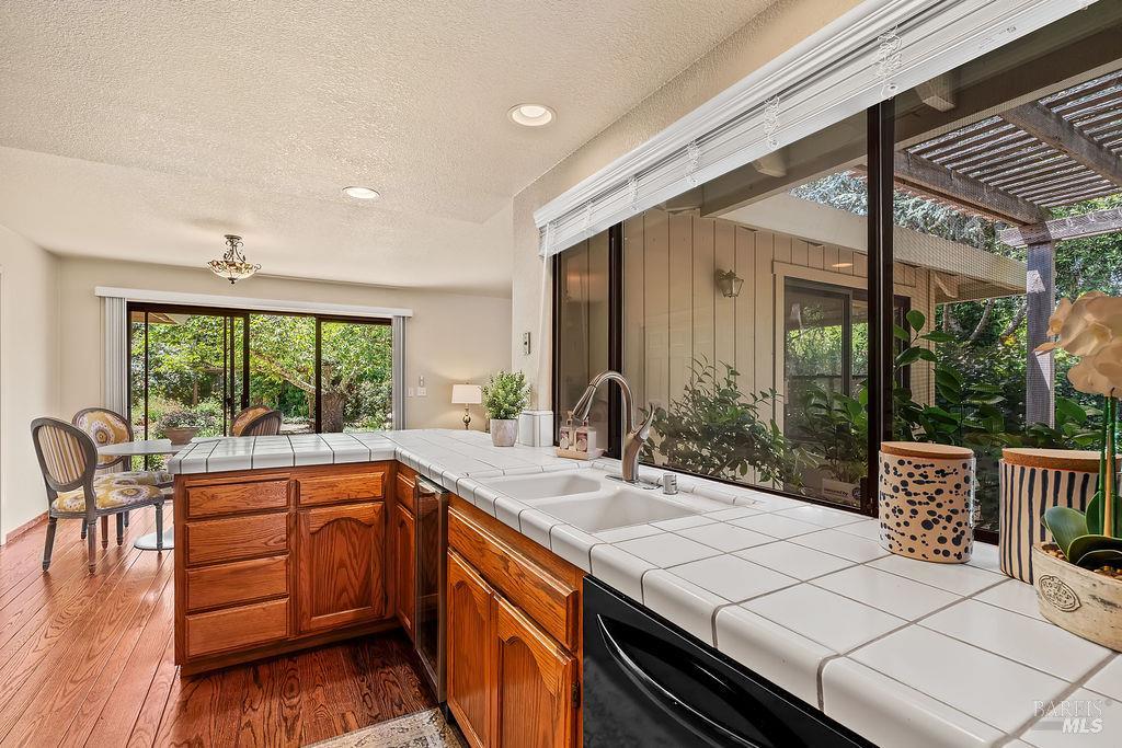 8280 Oakmont Drive Santa Rosa CA 95409