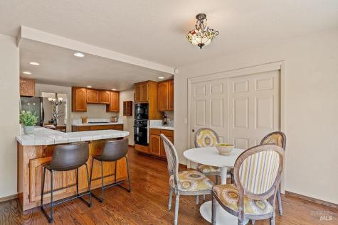 8280 Oakmont Drive Santa Rosa CA 95409