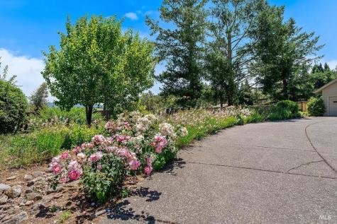 8280 Oakmont Drive Santa Rosa CA 95409