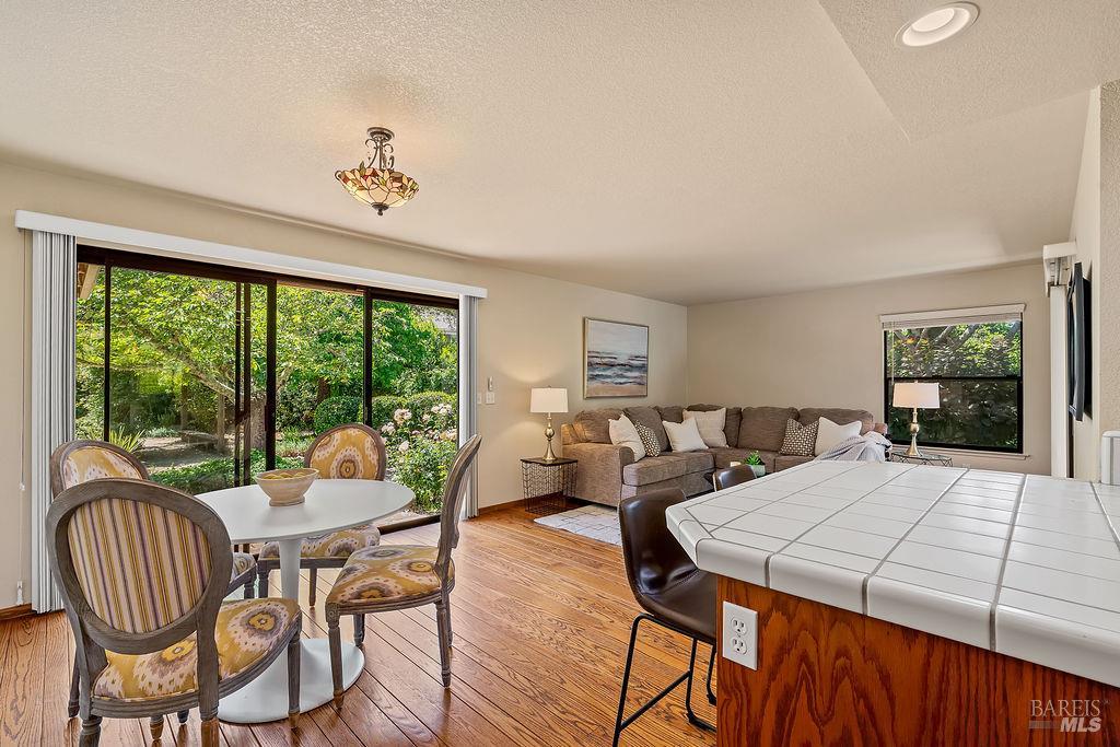 8280 Oakmont Drive Santa Rosa CA 95409