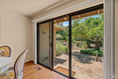8280 Oakmont Drive Santa Rosa CA 95409