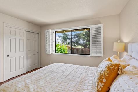 8280 Oakmont Drive Santa Rosa CA 95409