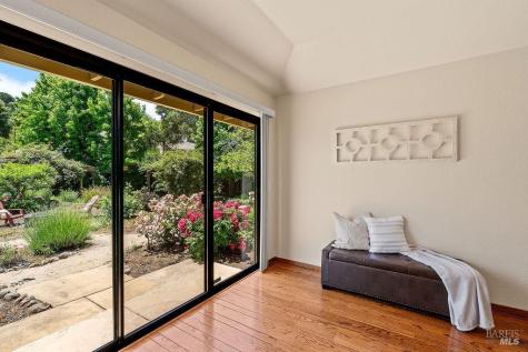 8280 Oakmont Drive Santa Rosa CA 95409