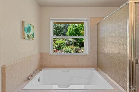 8280 Oakmont Drive Santa Rosa CA 95409