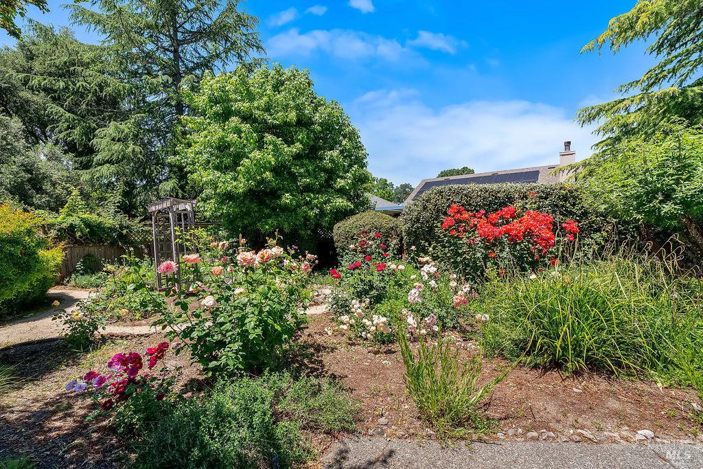 8280 Oakmont Drive Santa Rosa CA 95409