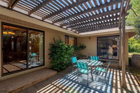8280 Oakmont Drive Santa Rosa CA 95409