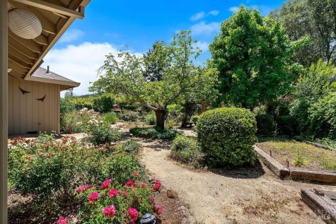 8280 Oakmont Drive Santa Rosa CA 95409