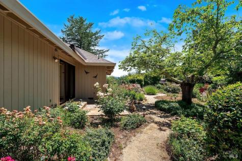 8280 Oakmont Drive Santa Rosa CA 95409