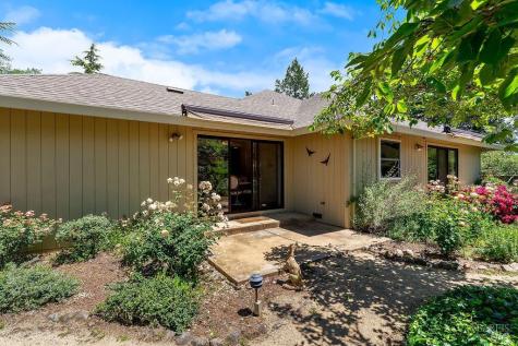 8280 Oakmont Drive Santa Rosa CA 95409