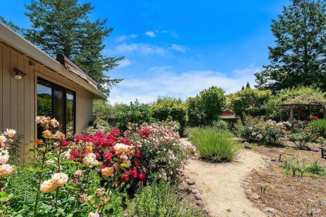 8280 Oakmont Drive Santa Rosa CA 95409