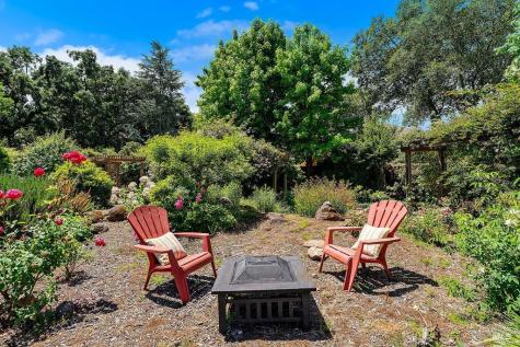 8280 Oakmont Drive Santa Rosa CA 95409