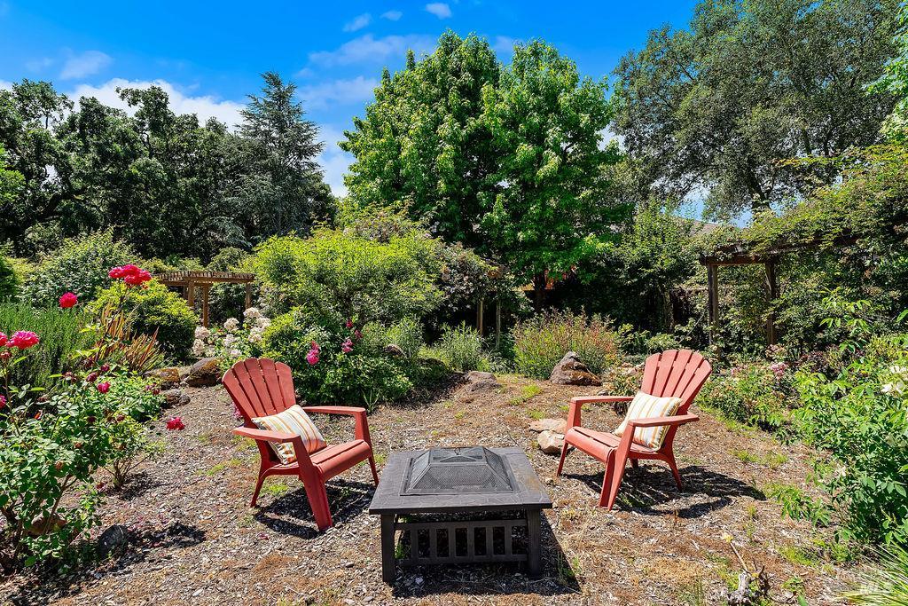 8280 Oakmont Drive Santa Rosa CA 95409